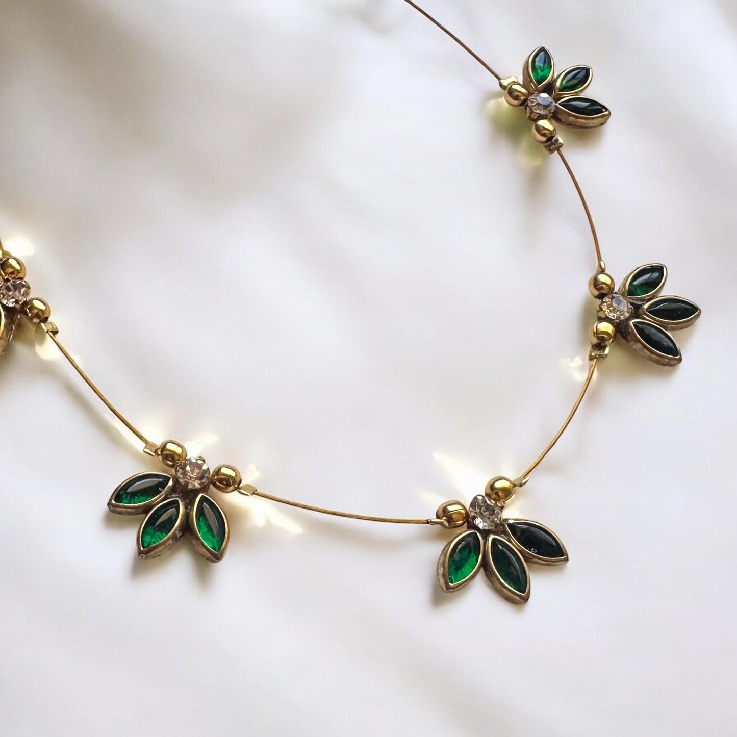 Green Petal Charm Invisible Necklace