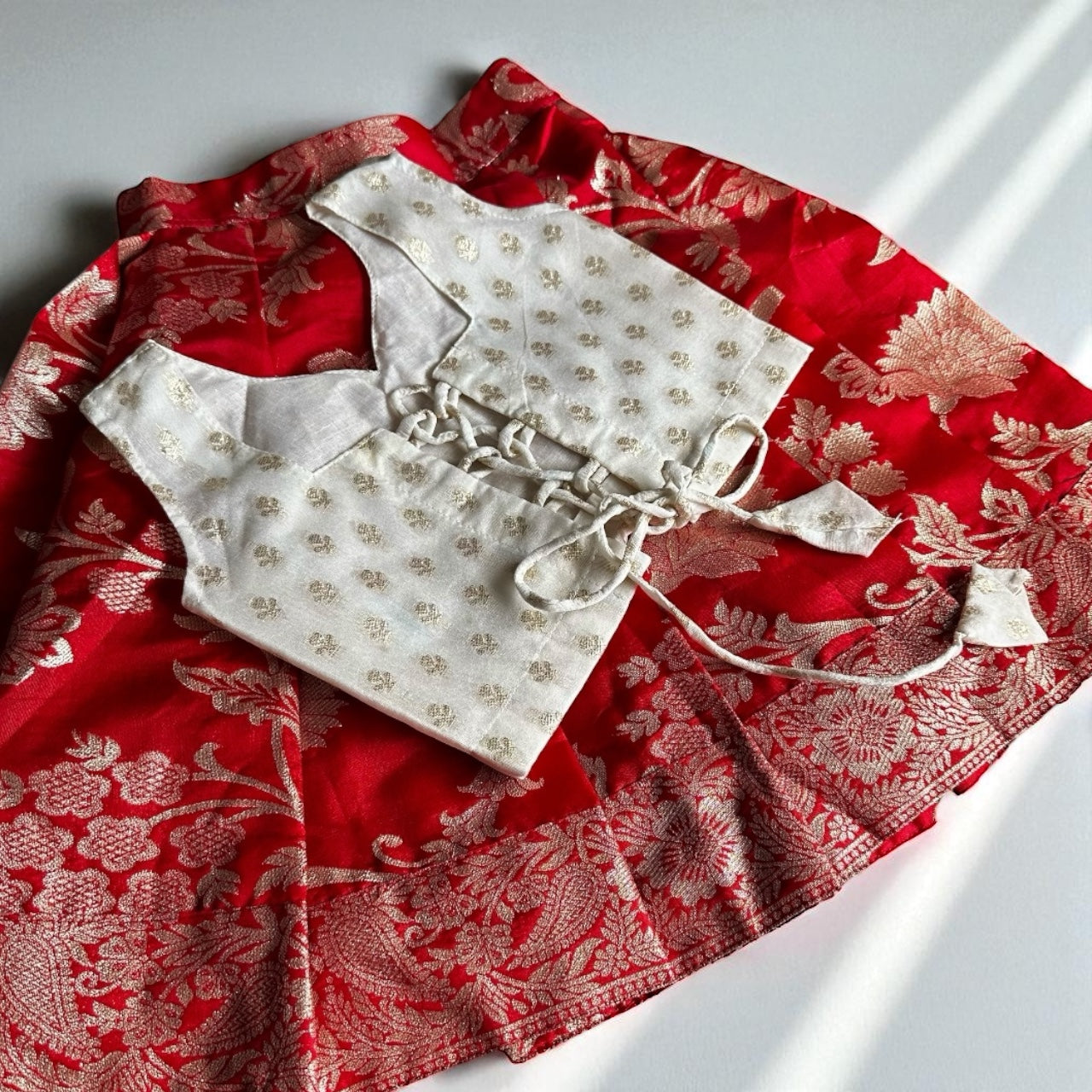 Classic Red and White Festive Set
