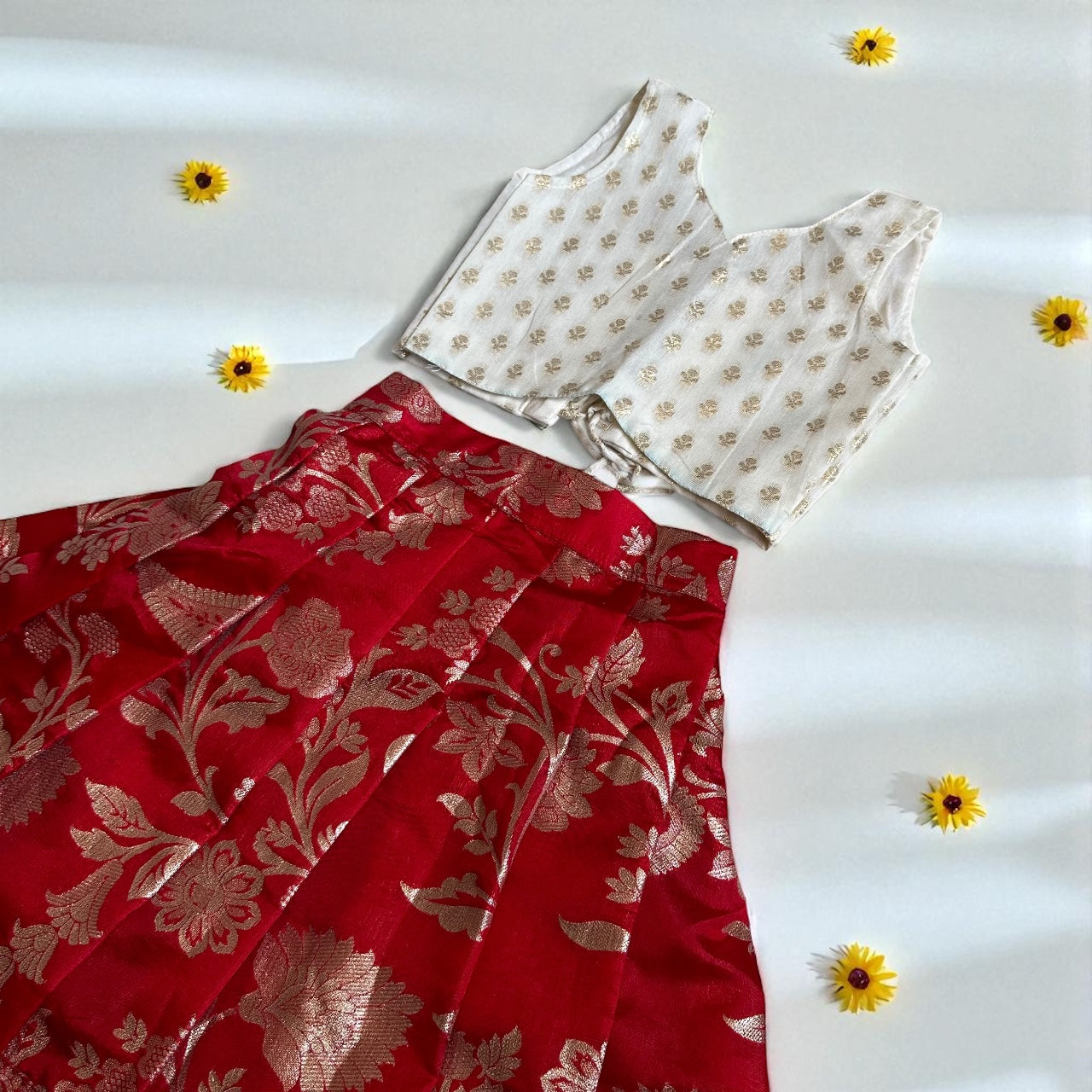 Classic Red and White Festive Set