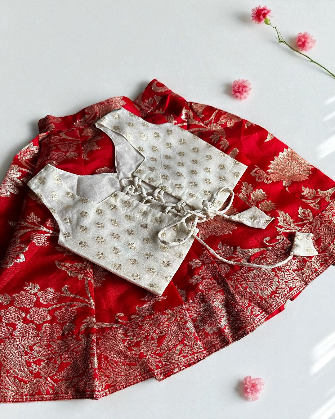 Classic Red and White Festive Set